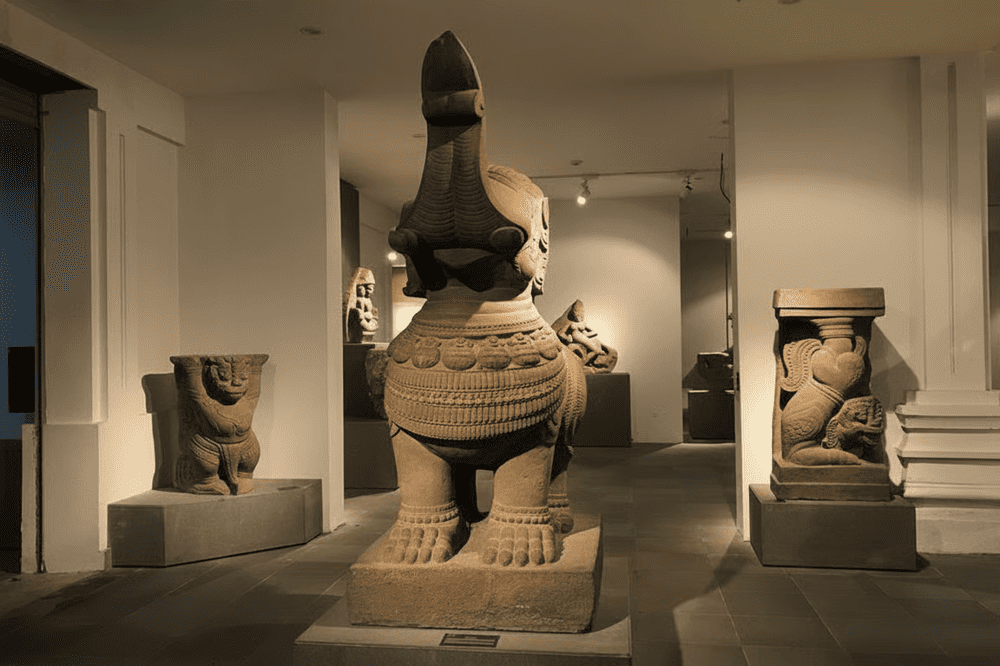 The unique atmosphere of the Cham Museum, with bas-reliefs reflecting ancient Champa culture